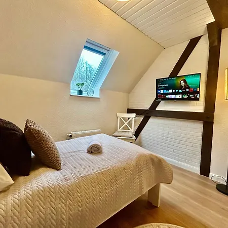 Stilvolle 3-zi-wohnung, Ruhig, Parkplatz, Wlan, Kiel