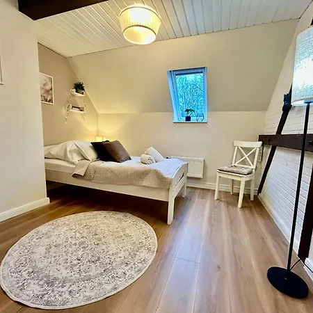 Stilvolle 3-zi-wohnung, Ruhig, Parkplatz, Wlan, * Kiel