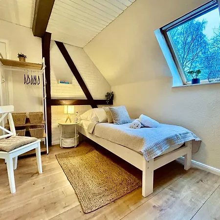 Stilvolle 3-zi-wohnung, Ruhig, Parkplatz, Wlan, Lägenhet Kiel