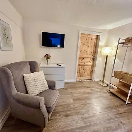 Lägenhet Stilvolle 3-zi-wohnung, Ruhig, Parkplatz, Wlan,