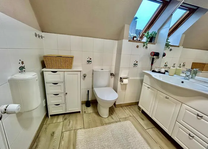 3-zi-wohnung Parkplatz, Arbeitsplatz, Wlan, Kueche Kiel